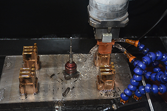 電火花加工作為模具加工生產(chǎn)的重要加工步驟，有哪些優(yōu)勢呢？