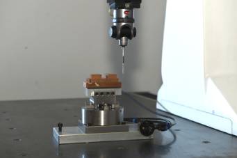 精密注塑模具加工設(shè)備的基本要求有哪些？