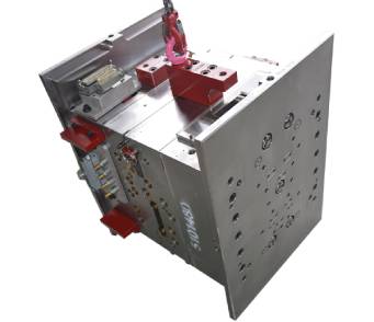 精密模具定制我是認(rèn)真的，都說我們是打鐵的，但其實(shí)我僅僅是一個普通的人。