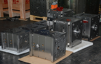 選購塑料模具的時(shí)候要注意到哪些地方