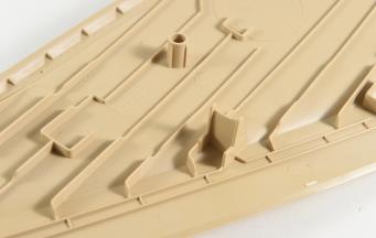 包膠二次注塑成型時，TPE軟膠粘模具如何改善？