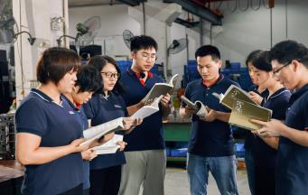 銘洋宇通精密注塑模具廠針對(duì)讀書(shū)一事的感受分享！