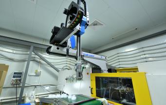 注塑加工廠家如何處理產(chǎn)品的包裝和運(yùn)輸安排？